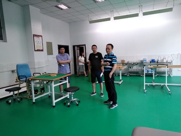 必赢国际437开展运动人体科学实验实训中心安全检查专项工作.jpg